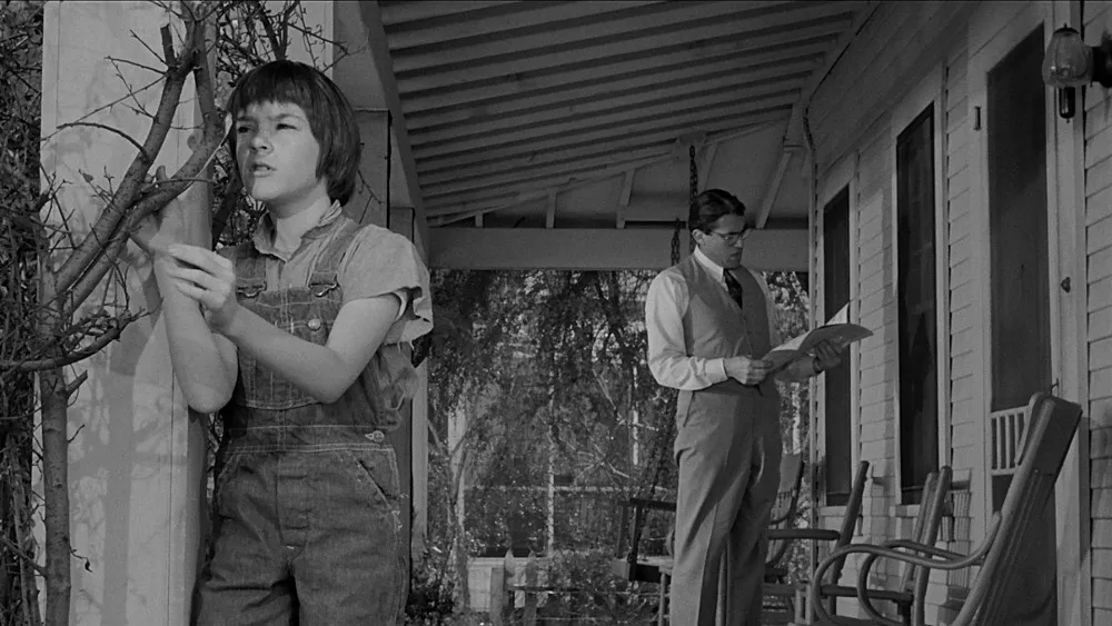 Vous voulez savoir comment écrire des personnages enfants ? Étudiez Ne tirez pas sur l'oiseau moqueur de Harper Lee.